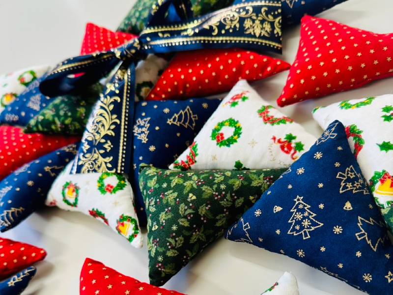 「ステッププログラム 」~手作りのあたたかさあふれるクリスマス飾りづくり~